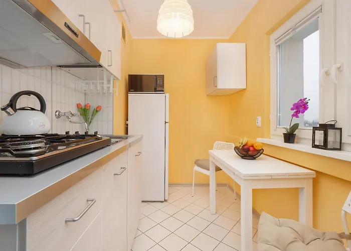 Blue Z Balkonem By Renters * وودج